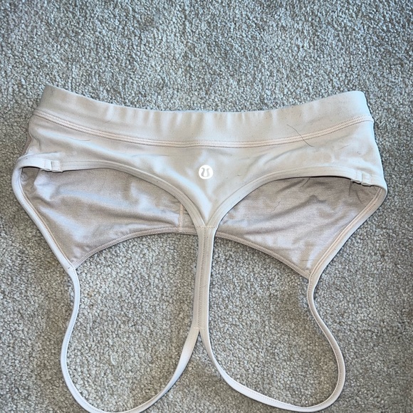 Lululemon Flow Y Nulu Bra - Picture 2 of 4